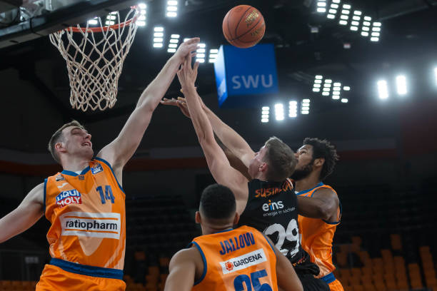 也极有可能 也极有可能