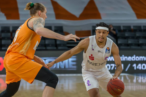 场普通的友 场普通的友